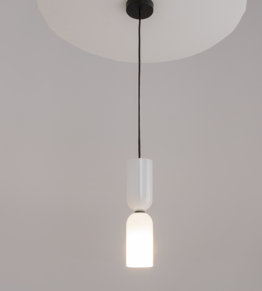 Maytoni Memory visilica crno bela