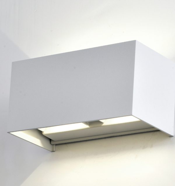 Mantra Davos Fasadna lampa bela pesak led 24W 4000K