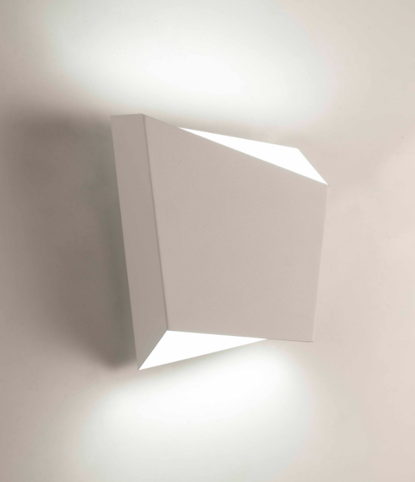 Mantra Asimetric zidna lampa bela 21.5x19.7cm